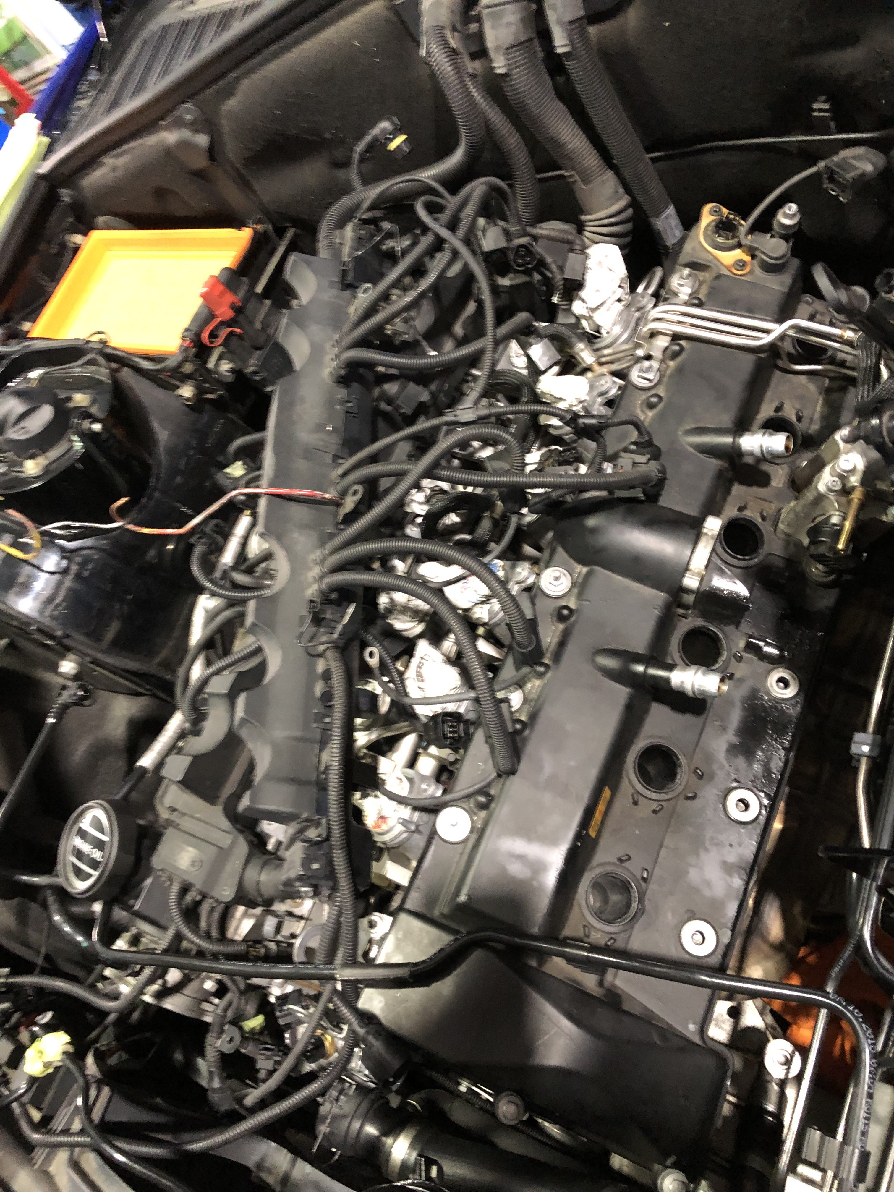 ロールスロイス ファントム オイル漏れ修理中 実績1万台以上 岐阜市の車の修理 クイック整備のアウトストラーダ