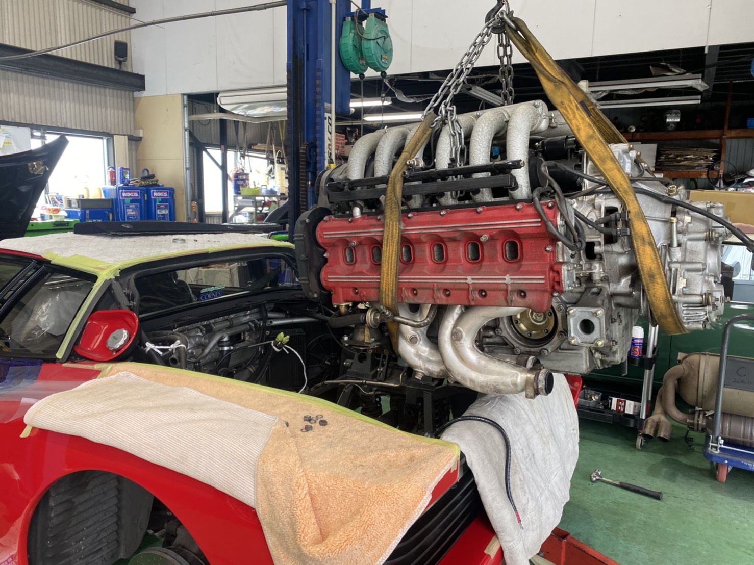フェラーリ512tr エンジン取り外しからタイミングベルト 実績1万台以上 岐阜市の車の修理 クイック整備のアウトストラーダ